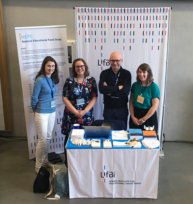 Dr. Sina Fackler, Dr. Ilka Wolter, Kathrin Thums, and Dr. Götz Lechner at the LIfBi information booth.  