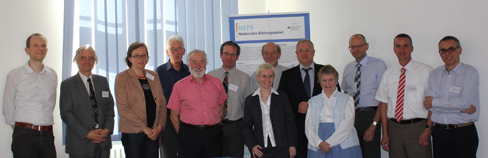 In the photo (from left to right): Dr. Stefan Koch (DFG), Prof. Peter Tymms, Dr. Gesa Münchhausen (BMBF), Prof. Peter Elias, Prof. Walter Müller, Prof. Bernd Fitzenberger, Dr. Jutta von Maurice, Prof. Robert Erikson, Prof. Hans-Peter Blossfeld, Prof. Kathy Sylva, Prof. Hans-Günther Roßbach, Dr. Bernd Schaal (KMK), Prof. Louis-André Vallet.