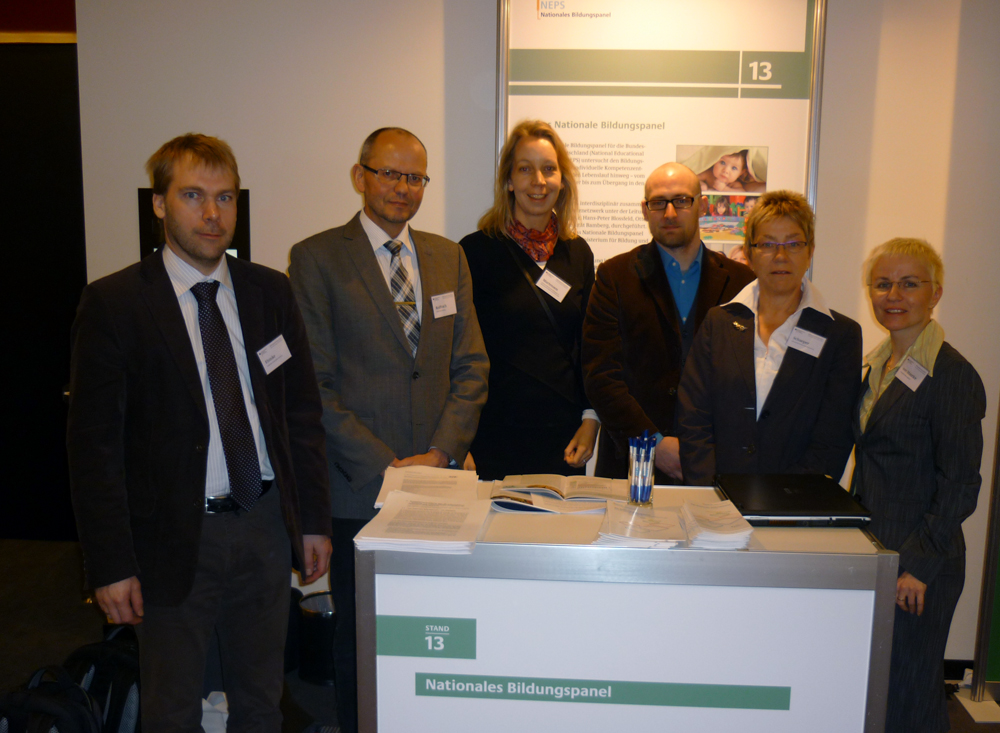 In the photo (from left to right): Prof. Dr. Timo Ehmke, Prof. Dr. Hans-Günther Roßbach, Dr. Maike Martensen, Tobias Koberg, Dr. Hilde Schaeper und Dr. Jutta von Maurice