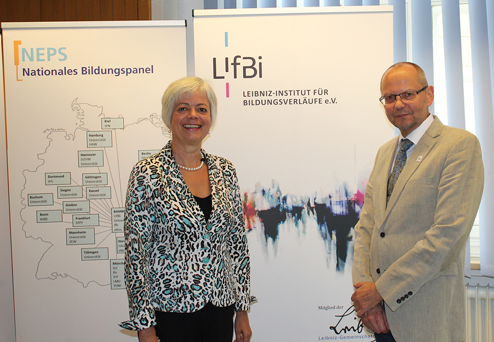 Staatssekretärin Cornelia Quennet-Thielen und Prof. Dr. Hans-Günther Roßbach